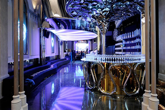The new Cavalli Club in Florence. We imagine models and bottles showed up some time after this was taken.