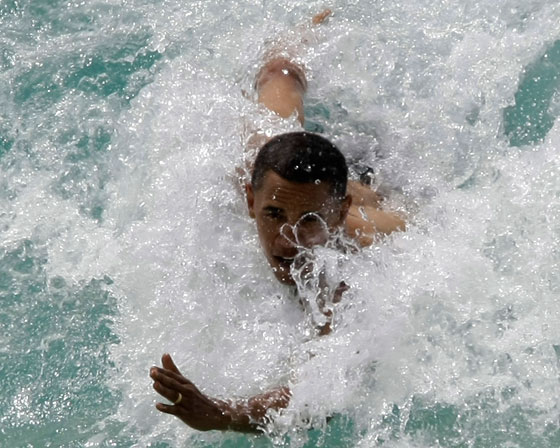Barack Obama bodysurfing