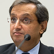 Vikram Pandit: Rearranging Executives in Order to Hide Behind Them?