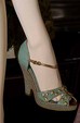 runway look thumbnail
