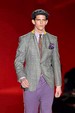 runway look thumbnail