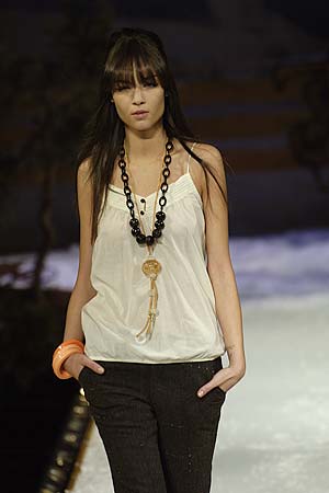 ���� 2009 **Model: Andi Muise