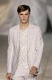 runway look thumbnail