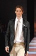 runway look thumbnail