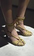 runway look thumbnail