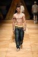 runway look thumbnail