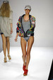 runway look thumbnail