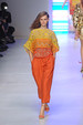 runway look thumbnail