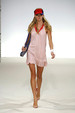 runway look thumbnail