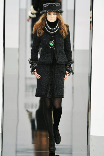 Chanel Fall 2009 RTW :  luxe style jackets cocktail