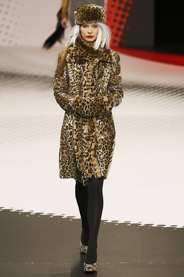 Jean-Charles de Castelbajac Fall 2009 RTW :  luxe modern style cocktail