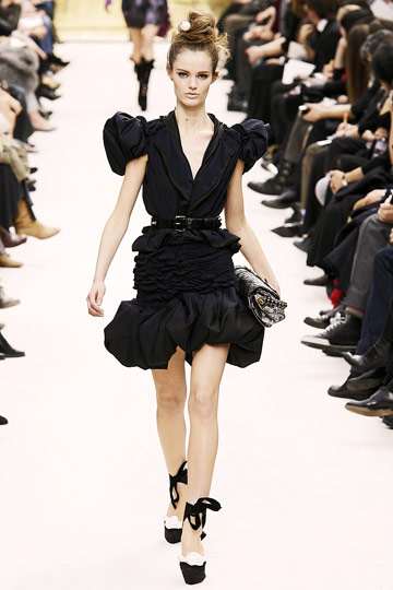 Louis Vuitton Fall 2009 RTW :  modern cocktail dress evening dress chic