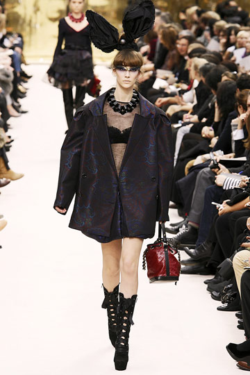 Louis Vuitton Fall 2009 RTW :  luxe modern style jackets