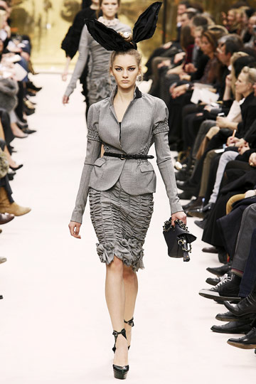 Louis Vuitton Fall 2009 RTW :  luxe jackets louis vuitton cocktail