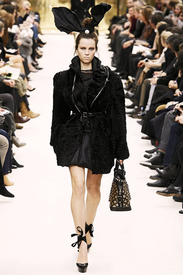 Louis Vuitton Fall 2009 RTW :  luxe style flirty louis vuitton