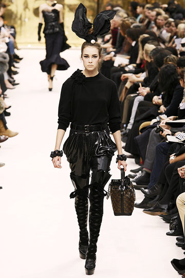 Louis Vuitton Fall 2009 RTW :  luxe designer sexy evening
