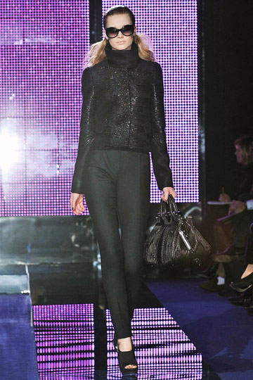 Versace Fall 2009 RTW :  luxe style flirty cocktail
