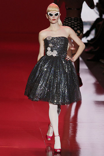Look - Barbie at the chaos 50th anniversary show video dress - Barbie at the chaos 50th anniversary show video