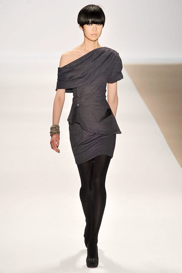 Yigal Azrouël - Yigal Azrouël - Fall 2009 Collection :  yigal azrouel designer dress draped