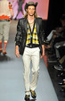 runway look thumbnail