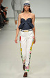 runway look thumbnail