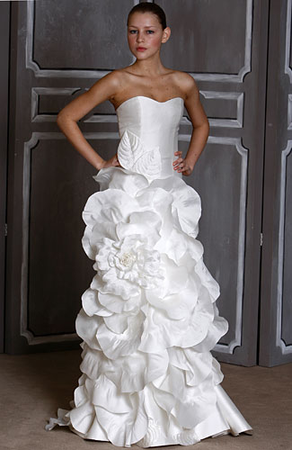 2009 wedding gown by Carolina