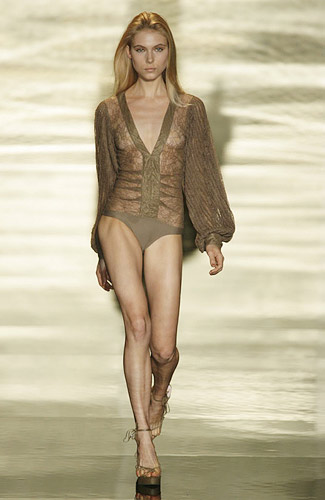 Rosa Cha Spring 2009 RTW :  modern glamorous womens fashion designer fashion