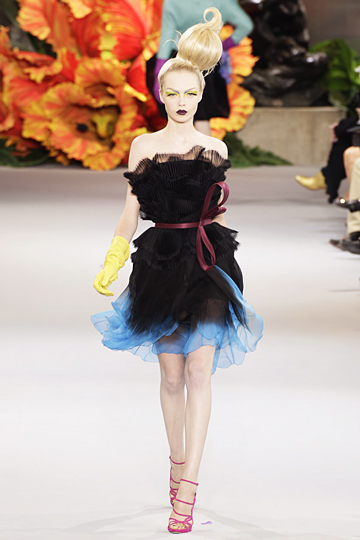 Chistian Dior Fall 2010Couter 13