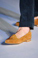 runway look thumbnail