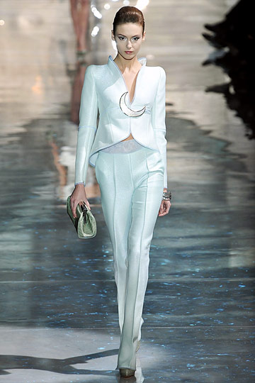 16 Paris Haute Couture Week: Armani Prive Spring 2010 