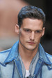 runway look thumbnail