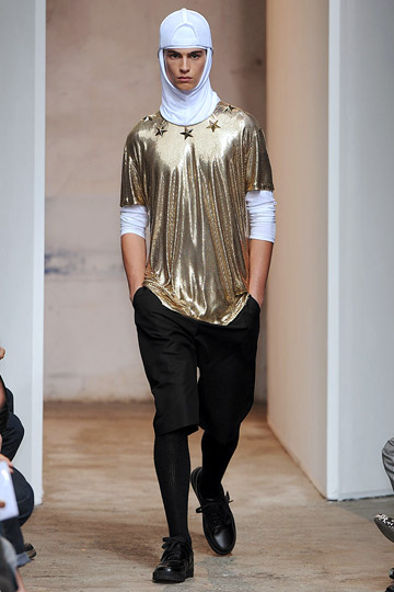 ملابس رجال Givenchy | ربيع 2010 للرجال 19