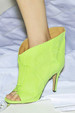 runway look thumbnail