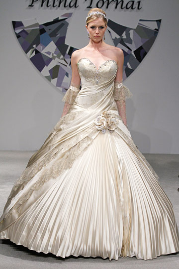 Collections Pnina Tornai for Kleinfeld Bridal 2012  27