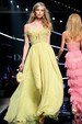 runway look thumbnail
