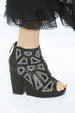 runway look thumbnail