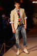 runway look thumbnail