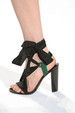 runway look thumbnail