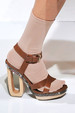 runway look thumbnail