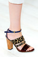 runway look thumbnail