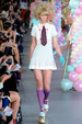 runway look thumbnail