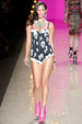runway look thumbnail
