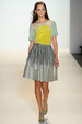 runway look thumbnail