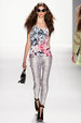 runway look thumbnail