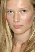 picture of Toni Garrn