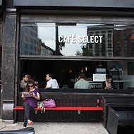 Café Select Opens for Dinner