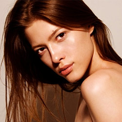 Yulia Kharlapanova