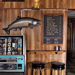 Rusty Knot Trims Menu, Icon at W Goes ‘Recession-Proof’