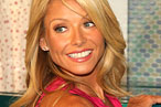 Kelly Ripa Looks for Perfect Turkey™ Story