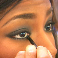 Video: How to Get the Perfect Smoky Eye
